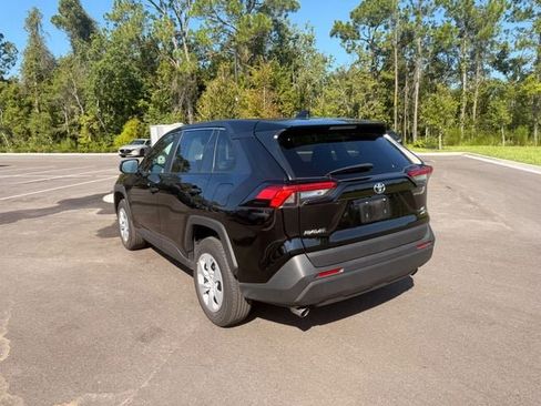 Used 2025 Toyota RAV4 LE AWD/4WD image 13