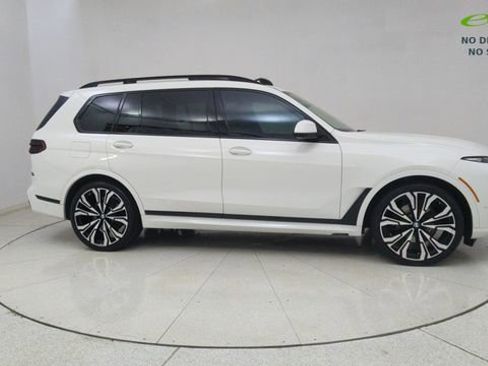 Used 2024 BMW X7 xDrive40i w/ M Sport Package AWD/4WD image 68