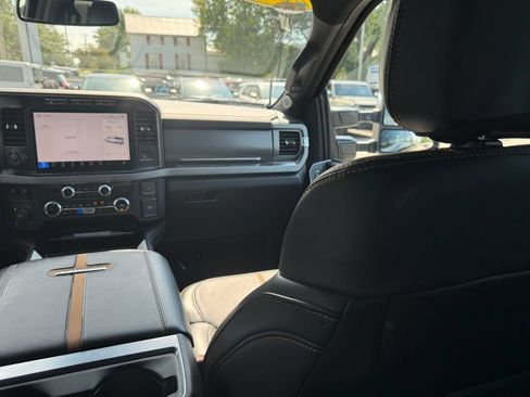Used 2024 Ford F350 Platinum w/ FX4 Off-Road Package AWD/4WD image 32