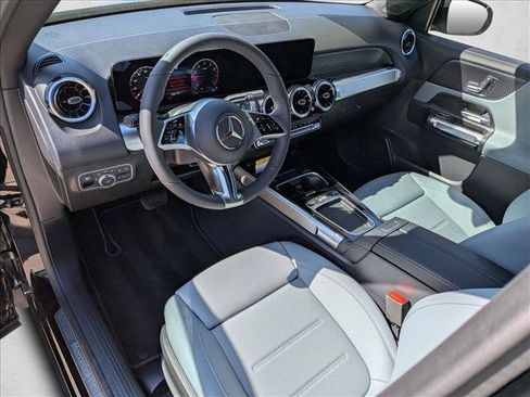 New 2026 Mercedes-Benz GLB 250 image 3