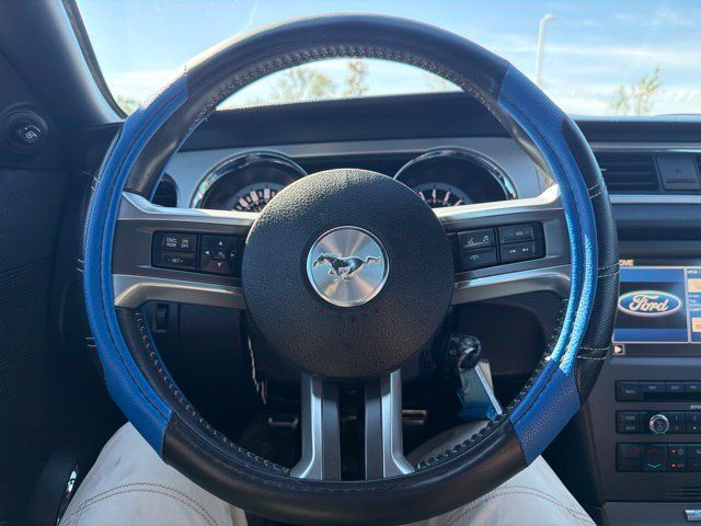 Used 2013 Ford Mustang GT Premium w/ Electronics Pkg RWD image 34