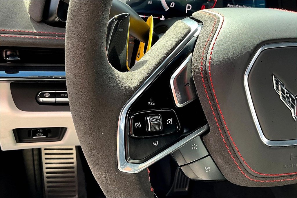 Used 2023 Chevrolet Corvette Z06 RWD image 11