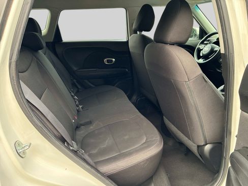 Used 2016 Kia Soul FWD image 10
