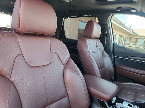 Used 2023 Kia Telluride EX w/ EX Captain's Chair Package AWD/4WD image 35