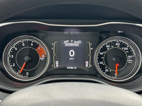 Used 2019 Jeep Cherokee Latitude w/ Popular Appearance Group image 23