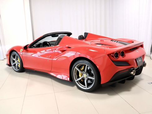 Certified 2022 Ferrari F8 Tributo RWD image 3