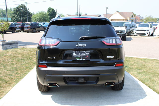 Used 2019 Jeep Cherokee Latitude Plus w/ Cold Weather Group AWD/4WD image 32