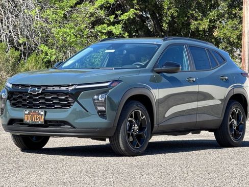 New 2026 Chevrolet Trax LT w/ Sunroof Package image 8