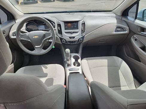 Used 2018 Chevrolet Cruze LS FWD image 32