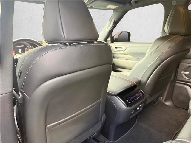 Used 2025 Nissan Armada PRO-4X w/ Convenience Package AWD/4WD image 17