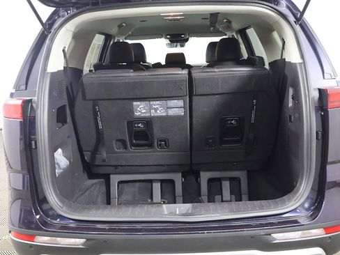 Used 2024 Kia Carnival LX image 24