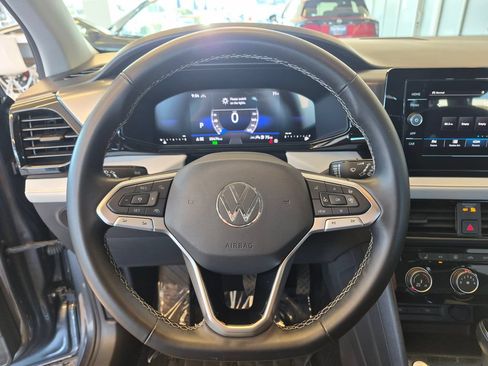 Used 2025 Volkswagen Taos S AWD/4WD image 18