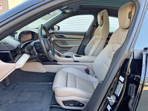 Used 2022 Porsche Taycan RWD image 17