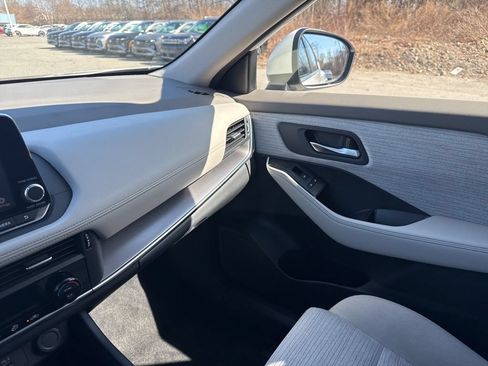 Used 2023 Nissan Rogue SV AWD/4WD image 29