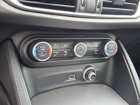 New 2025 Alfa Romeo Stelvio Sprint AWD/4WD image 12