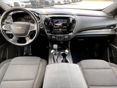Used 2022 Chevrolet Traverse LT image 7
