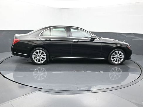Used 2018 Mercedes-Benz E 300 4MATIC image 6