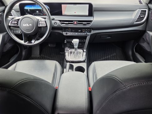 Used 2024 Kia Seltos EX FWD image 12