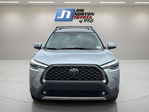 Used 2023 Toyota Corolla Cross XLE w/ Convenience Package AWD/4WD image 2