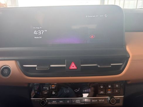 Used 2024 Kia Seltos EX AWD/4WD image 14