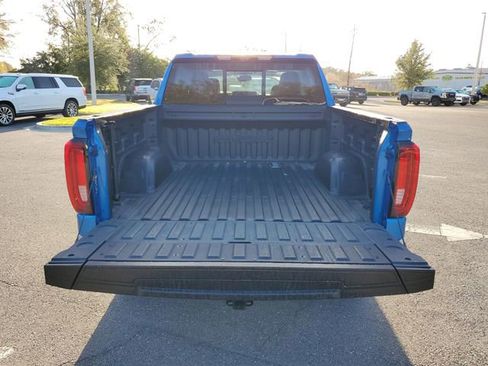 Used 2024 GMC Sierra 1500 AT4X image 9