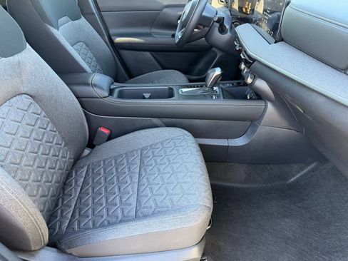 Certified 2025 Nissan Kicks SV image 12