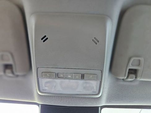 Used 2020 Chevrolet Trax LT w/ LT Convenience Package image 25