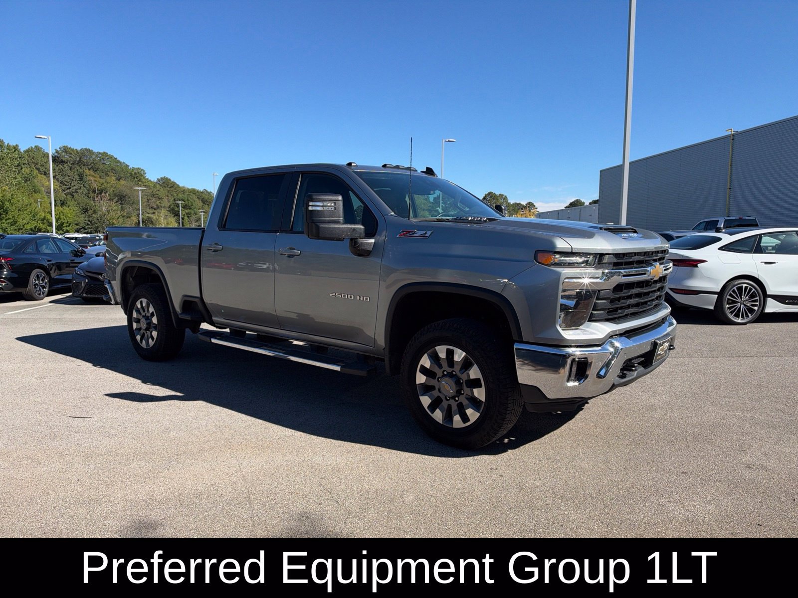 Used 2024 Chevrolet Silverado 2500 LT AWD/4WD image 3