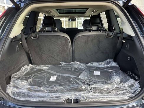 New 2026 Volvo XC90 B5 Plus image 9