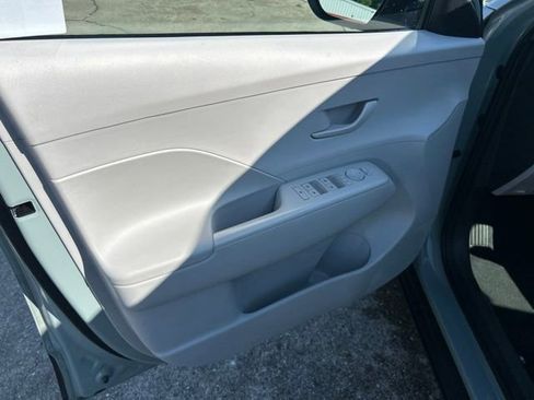 Used 2024 Hyundai Kona SEL AWD/4WD image 9