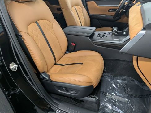 Certified 2025 MAZDA CX-70 3.3 Turbo S w/ Premium Plus AWD/4WD image 31