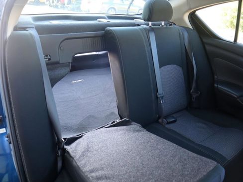 Used 2019 Nissan Versa SV image 39