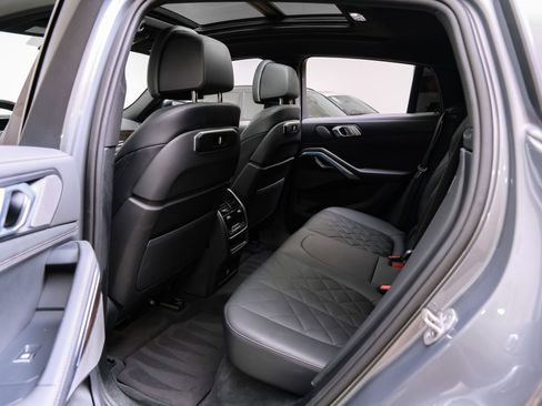 Used 2025 BMW X6 xDrive40i AWD/4WD image 43