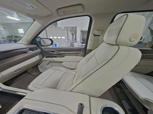 Certified 2023 GMC Yukon Denali image 9