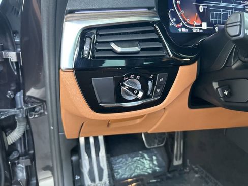 Used 2022 BMW 540i w/ M Sport Package image 47