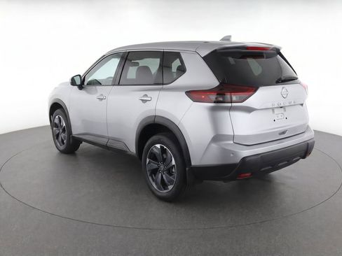Used 2025 Nissan Rogue SV FWD image 3