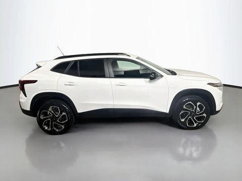 Used 2025 Chevrolet Trax RS w/ Driver Confidence Package FWD image 8