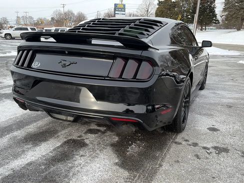 Used 2017 Ford Mustang Coupe image 9