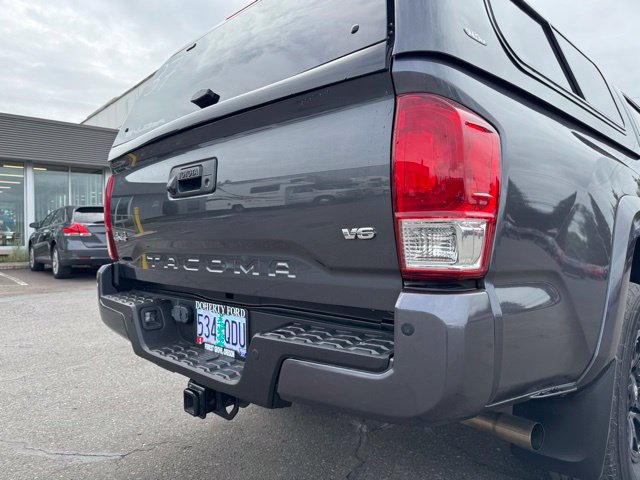 Used 2022 Toyota Tacoma SR5 AWD/4WD image 15