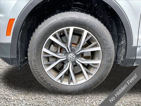 Used 2020 Volkswagen Tiguan SE w/ Panoramic Sunroof Package AWD/4WD image 9