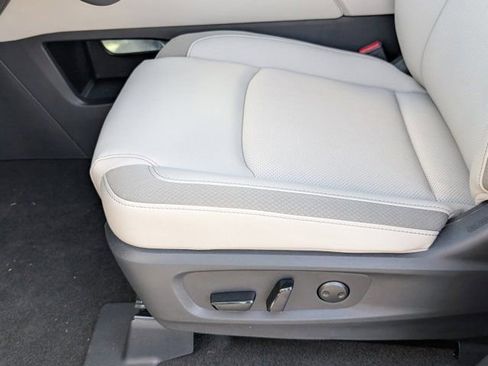 New 2026 Nissan Pathfinder SL image 11