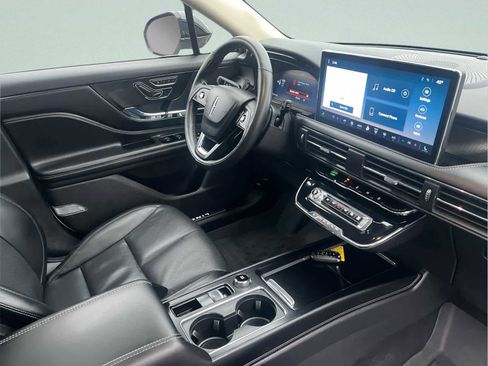 Used 2024 Lincoln Corsair Grand Touring image 17