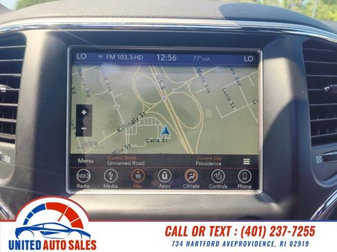 Used 2018 Jeep Grand Cherokee Altitude AWD/4WD image 19