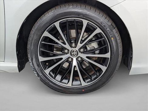 Used 2020 Toyota Camry SE image 21
