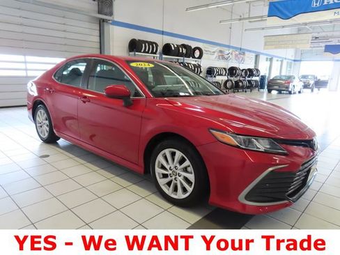 Used 2024 Toyota Camry LE FWD image 15