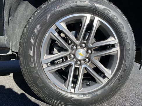 Used 2022 Chevrolet Colorado W/T w/ Custom Special Edition image 38