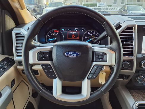 Used 2017 Ford F350 Lariat w/ Chrome Package image 23