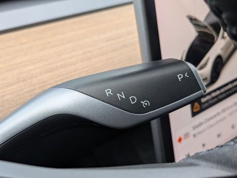 Used 2021 Tesla Model Y Performance image 12