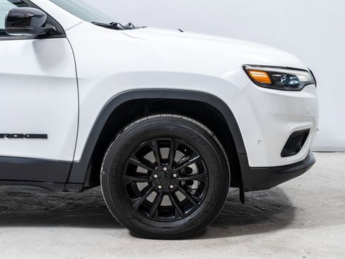 Used 2023 Jeep Cherokee Altitude Lux AWD/4WD image 12