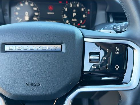 Used 2025 Land Rover Discovery Sport S image 38